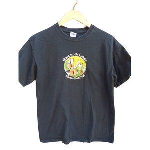Mammoth Lakes California Music Festival Y2K 2000's Mens  T-Shirt Medium Black